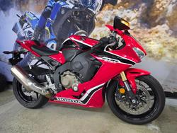 2017 Honda CBR1000RR (FIREBLADE) SP ABS RED