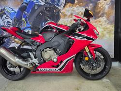 2017 Honda CBR1000RR (FIREBLADE) SP ABS RED