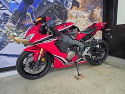 2017 Honda CBR1000RR (FIREBLADE) SP ABS RED