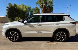 2021 Mitsubishi Outlander Exceed