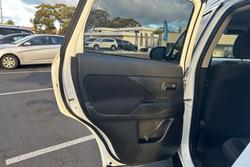 2019 Mitsubishi Outlander ES