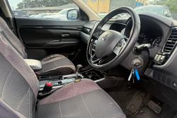 2019 Mitsubishi Outlander ES
