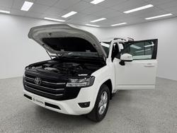 2024 Toyota Landcruiser GXL FJA300R 4X4 Dual Range Glacier White