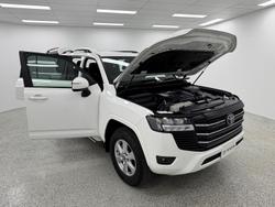 2024 Toyota Landcruiser GXL FJA300R 4X4 Dual Range Glacier White