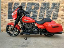 2026 HARLEY-DAVIDSON STREET GLIDE 117 (FLHX) ROAD BLOOD ORANGE