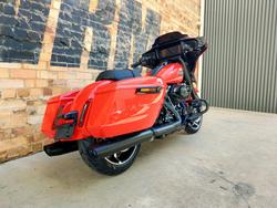 2026 HARLEY-DAVIDSON STREET GLIDE 117 (FLHX) ROAD BLOOD ORANGE