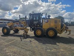 2023 CAT 150 Awd - Mastless Gps