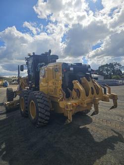 2023 CAT 150 Awd - Mastless Gps