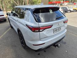2024 Mitsubishi Outlander Black Edition