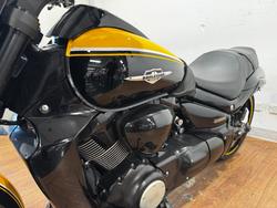 2014 Suzuki VZR 1800 BOULEVARD (M109R) SE YELLOW
