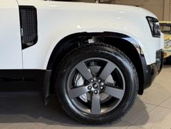 2025 Land Rover Defender 110 D350 X-Dynamic SE