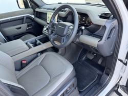 2025 Land Rover Defender 110 D350 X-Dynamic SE