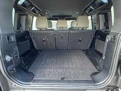 2025 Land Rover Defender 110 D350 X-Dynamic SE