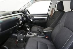 2021 Toyota Hilux SR5