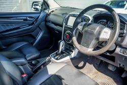 2021 Isuzu MU-X LS-T