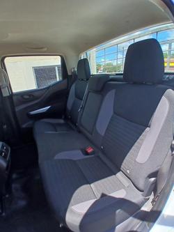 2021 Nissan Navara SL