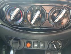 2021 Nissan Navara SL