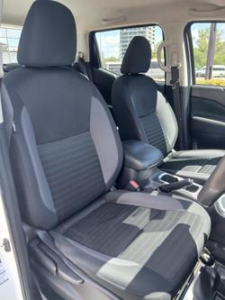 2021 Nissan Navara SL