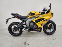 2026 Triumph DAYTONA 660 Yellow/Black