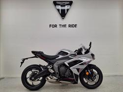 Triumph Daytona 660 (lams)
