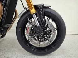 2026 Triumph BONNEVILLE SPEED TWIN 1200 RS SAPPHIRE BLACK