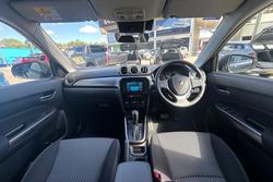 2025 Suzuki Vitara Turbo Hybrid LY Series II Titan Dark Grey (ZZZ)