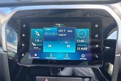 2026 Suzuki Vitara Turbo Hybrid LY Series II Arctic White (26U)