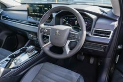 2025 Mitsubishi Outlander LS