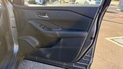 2025 Nissan X-TRAIL ST