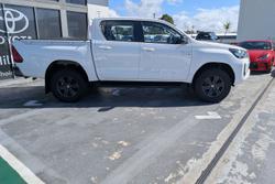 2023 Toyota Hilux SR