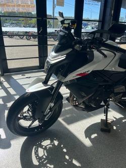 2023 CFMOTO 2023 CFMOTO 450NK NEBULA WHITE