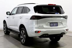 2025 Isuzu MU-X LS-T