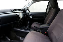 2024 Toyota Hilux SR