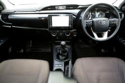 2024 Toyota Hilux SR