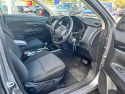 2021 Mitsubishi Outlander ES