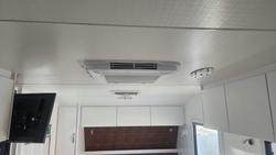 2026 Leader Caravans 2110 C K1e5b T Gold Le King Bed 2110