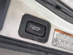 2015 Toyota Landcruiser Sahara VDJ200R 4X4 Dual Range WHITE