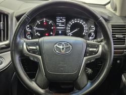 2015 Toyota Landcruiser Sahara VDJ200R 4X4 Dual Range WHITE