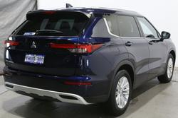 2022 Mitsubishi Outlander LS