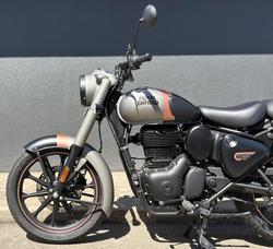 2025 Royal Enfield Classic 350 Dark Classic 350 Grey