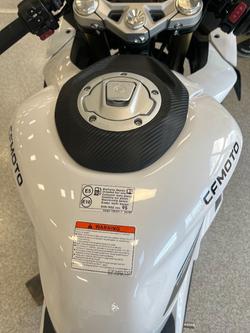 2025 CFMOTO 450 SR ABS WHITE