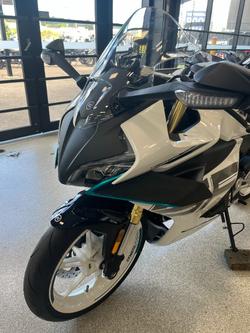 2025 CFMOTO 450 SR ABS WHITE