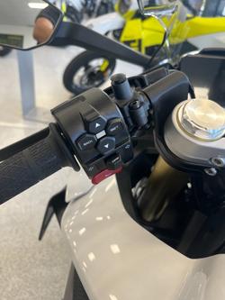 2025 CFMOTO 450 SR ABS WHITE