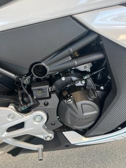 2025 CFMOTO 450 SR ABS WHITE