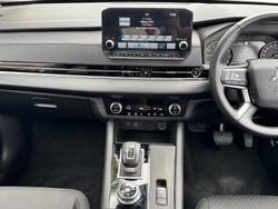 2022 Mitsubishi Outlander LS
