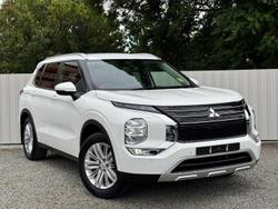 2022 Mitsubishi Outlander LS