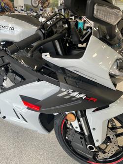 2025 CFMOTO 2025 CF Moto 675CC 675SR-R ABS Aerolite Grey