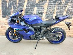2025 YAMAHA YZF-R7 LAMS ROAD BLUE