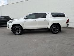 2022 Toyota Hilux SR5