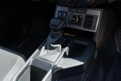 2026 Toyota Hilux SR 48V GUN227R 4X4 Dual Range Glacier White